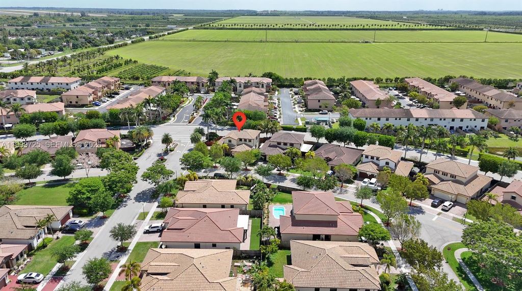 3698 SE 2nd Dr, Homestead, FL 33033