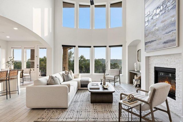 17700 Hattie TRCE, Austin, TX 78738