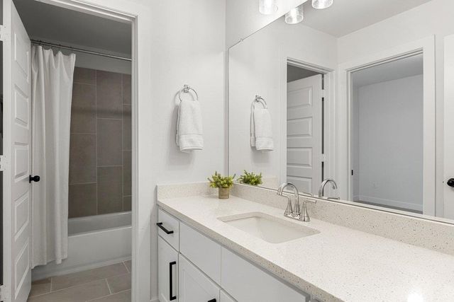 17700 Hattie TRCE, Austin, TX 78738