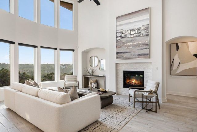 17700 Hattie TRCE, Austin, TX 78738