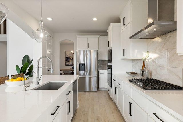 17700 Hattie TRCE, Austin, TX 78738