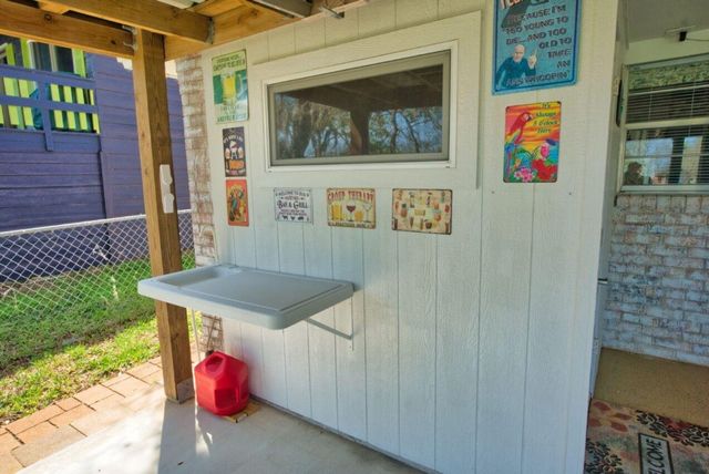 929 Private Road 652, Sargent, TX 77414