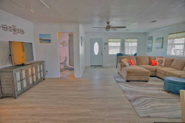 929 Private Road 652, Sargent, TX 77414