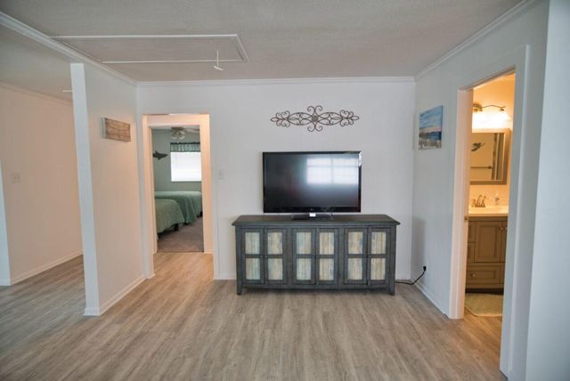 929 Private Road 652, Sargent, TX 77414