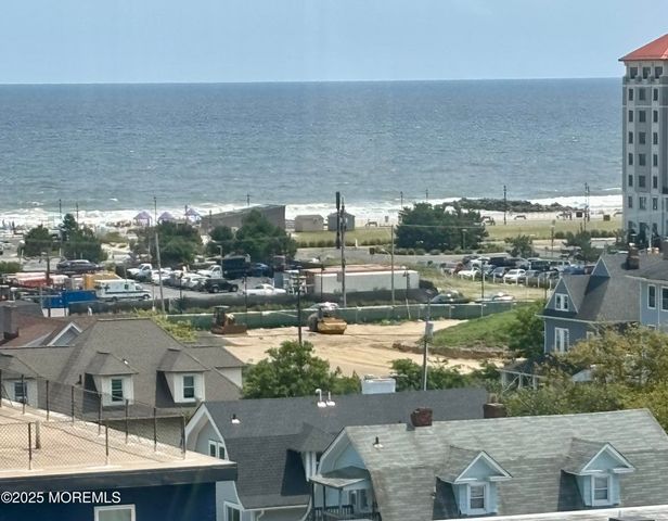 400 Deal Lake Drive 8F, Asbury Park, NJ 07712