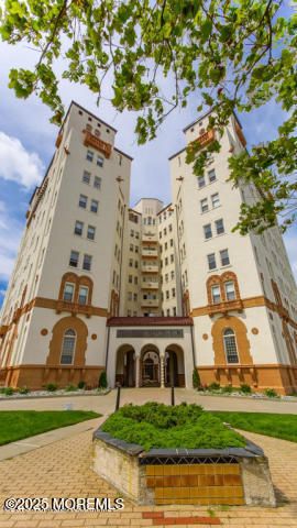 400 Deal Lake Drive 8F, Asbury Park, NJ 07712