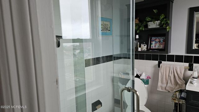 400 Deal Lake Drive 8F, Asbury Park, NJ 07712