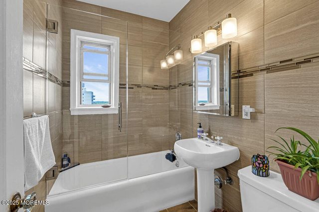 400 Deal Lake Drive 8F, Asbury Park, NJ 07712