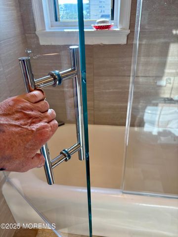 400 Deal Lake Drive 8F, Asbury Park, NJ 07712