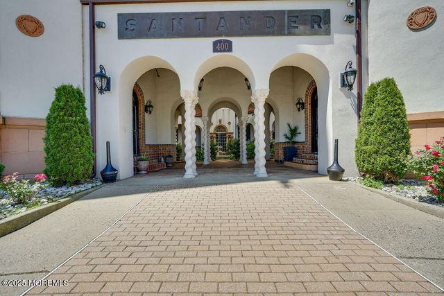 400 Deal Lake Drive 8F, Asbury Park, NJ 07712