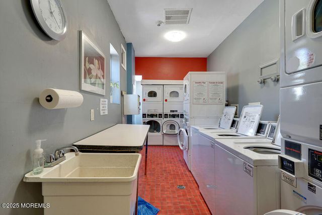 400 Deal Lake Drive 8F, Asbury Park, NJ 07712