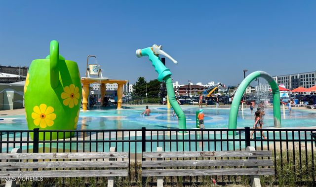 400 Deal Lake Drive 8F, Asbury Park, NJ 07712