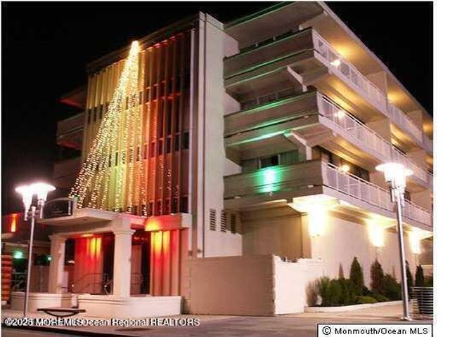 400 Deal Lake Drive 8F, Asbury Park, NJ 07712