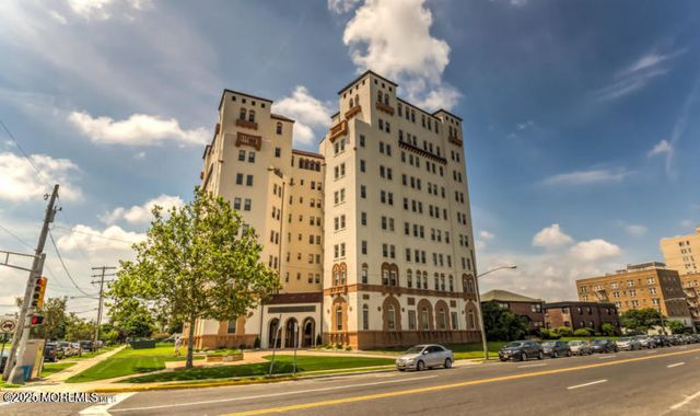 400 Deal Lake Drive 8F, Asbury Park, NJ 07712