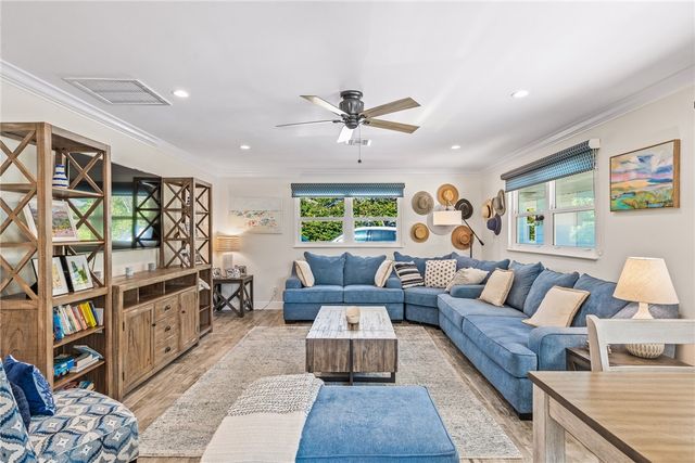 856 Norfolk Pine Lane, Vero Beach, FL 32963