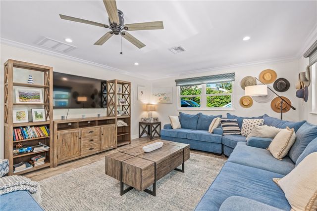856 Norfolk Pine Lane, Vero Beach, FL 32963