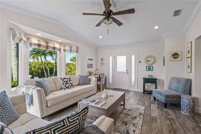 856 Norfolk Pine Lane, Vero Beach, FL 32963