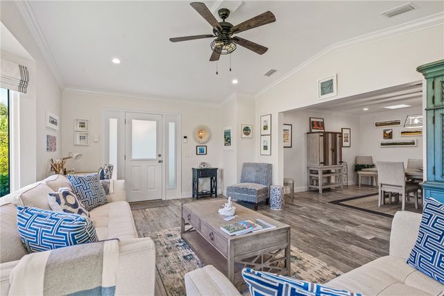 856 Norfolk Pine Lane, Vero Beach, FL 32963