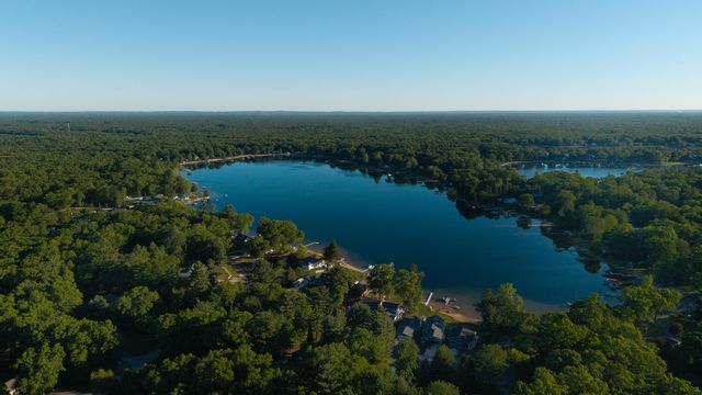 2199 West Lake Road, Dalton Twp, MI 49457