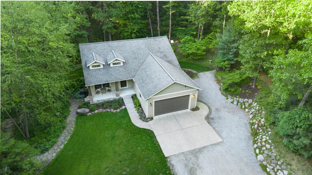 2199 West Lake Road, Dalton Twp, MI 49457