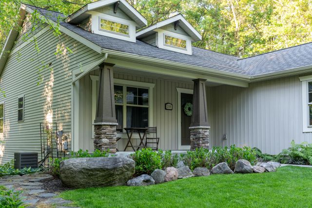 2199 West Lake Road, Dalton Twp, MI 49457