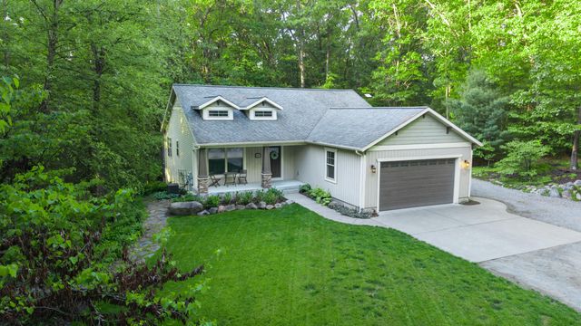 2199 West Lake Road, Dalton Twp, MI 49457