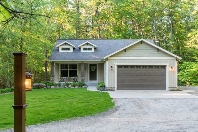 2199 West Lake Road, Dalton Twp, MI 49457