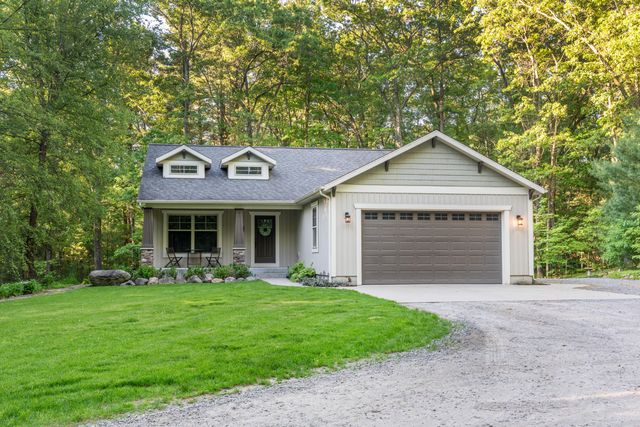 2199 West Lake Road, Dalton Twp, MI 49457