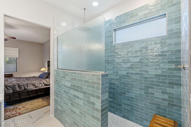 15018 N Rugged Lark Drive, Tucson, AZ 85739
