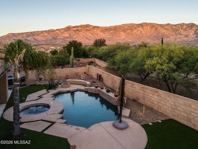 15018 N Rugged Lark Drive, Tucson, AZ 85739