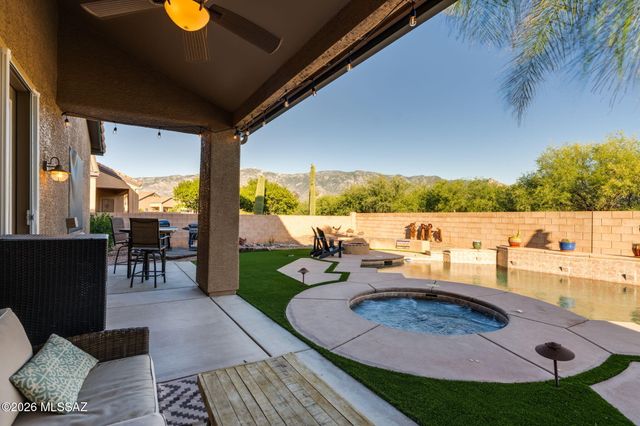 15018 N Rugged Lark Drive, Tucson, AZ 85739