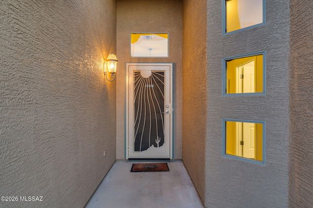 15018 N Rugged Lark Drive, Tucson, AZ 85739