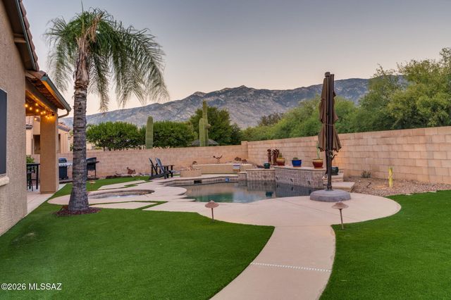 15018 N Rugged Lark Drive, Tucson, AZ 85739