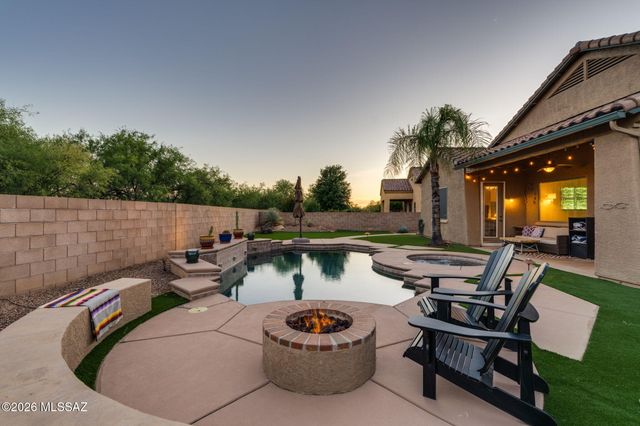 15018 N Rugged Lark Drive, Tucson, AZ 85739