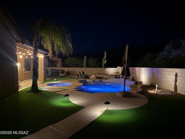 15018 N Rugged Lark Drive, Tucson, AZ 85739