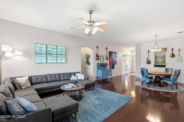 15018 N Rugged Lark Drive, Tucson, AZ 85739
