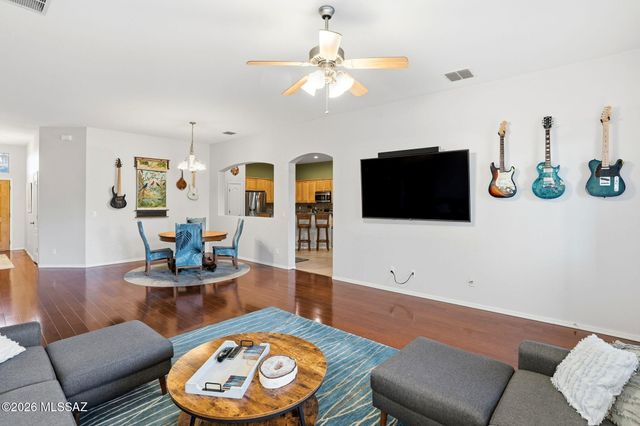 15018 N Rugged Lark Drive, Tucson, AZ 85739
