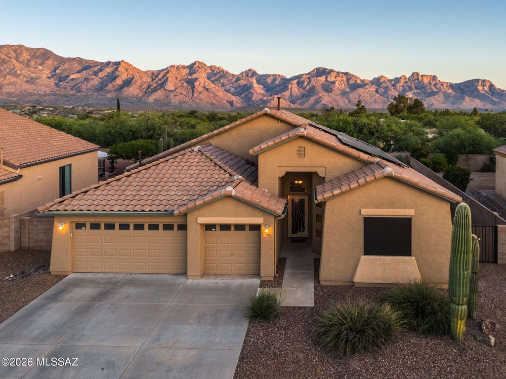 Image 1 of property listing at 15018 N Rugged Lark Drive, Tucson, AZ 85739