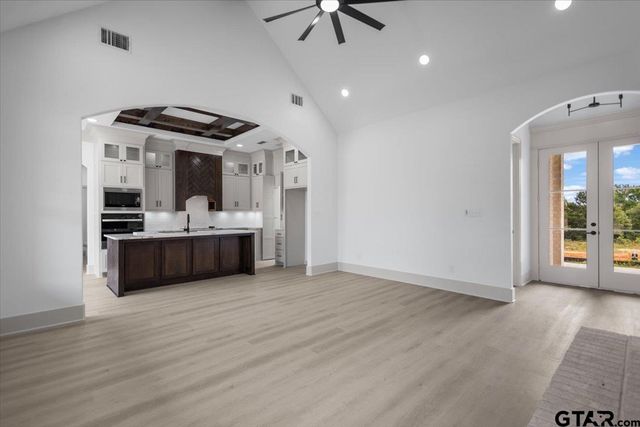 17077 Woodcrest Cir, Lindale, TX 75771