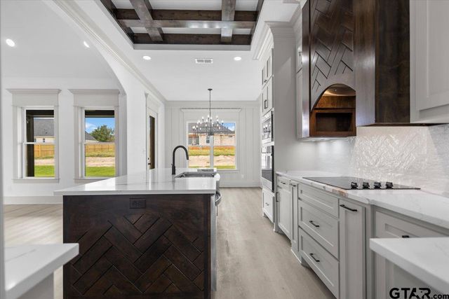 17077 Woodcrest Cir, Lindale, TX 75771