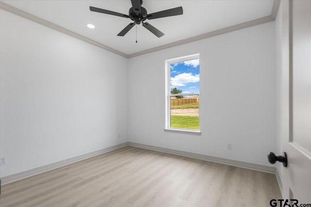 17077 Woodcrest Cir, Lindale, TX 75771