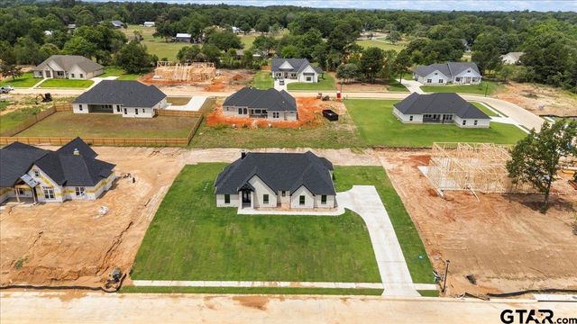 17077 Woodcrest Cir, Lindale, TX 75771