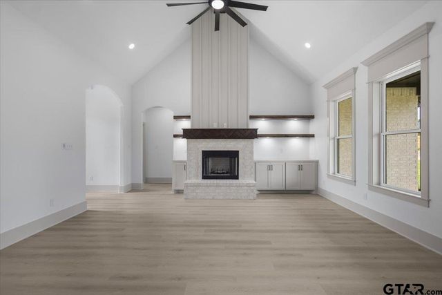 17077 Woodcrest Cir, Lindale, TX 75771