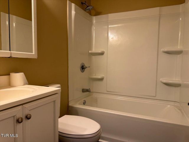 1419 Colony Park Drive, Johnson City, TN 37604