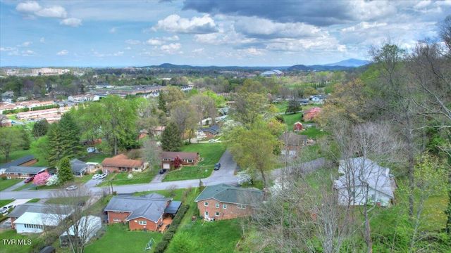 1419 Colony Park Drive, Johnson City, TN 37604