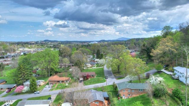 1419 Colony Park Drive, Johnson City, TN 37604