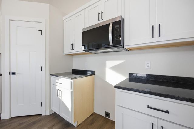 6264 86th Avenue S, Horace, ND 58047