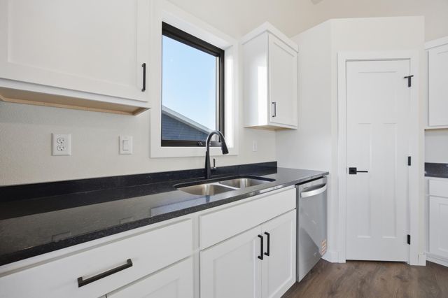 6264 86th Avenue S, Horace, ND 58047