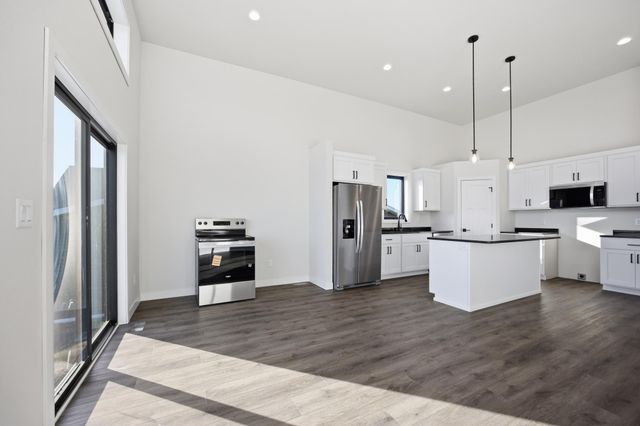 6264 86th Avenue S, Horace, ND 58047