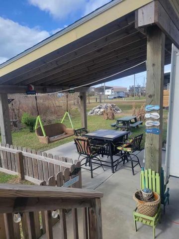 155 Bud Drive, Crystal Beach, TX 77650